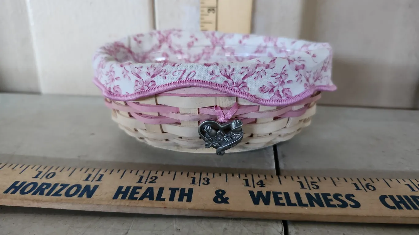 2003 Longaberger Horizon Of Hope (Little Keepsakes) Basket W/Liner, Protector, & Tie On/Brooch 5.75"