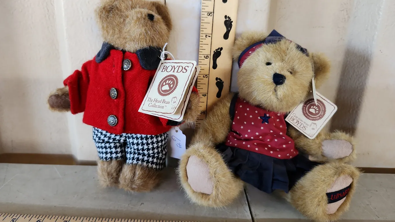 2 Boyds Bears-Edmund & Katie B. Bearyproud