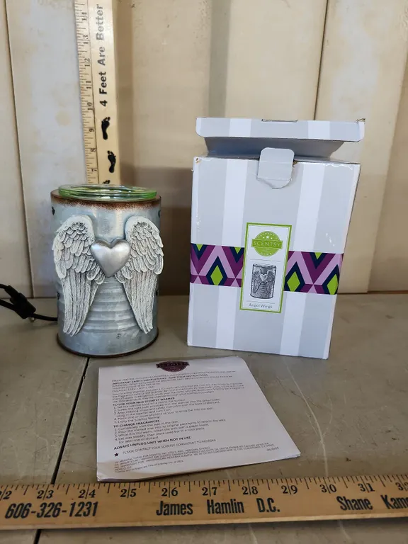New Scentsy Angel Wings Candle/Wax Warmer