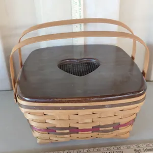 1995 Bradford Basket Company Hand Made W/Riser & Lid 13"X13.5"X6.75"