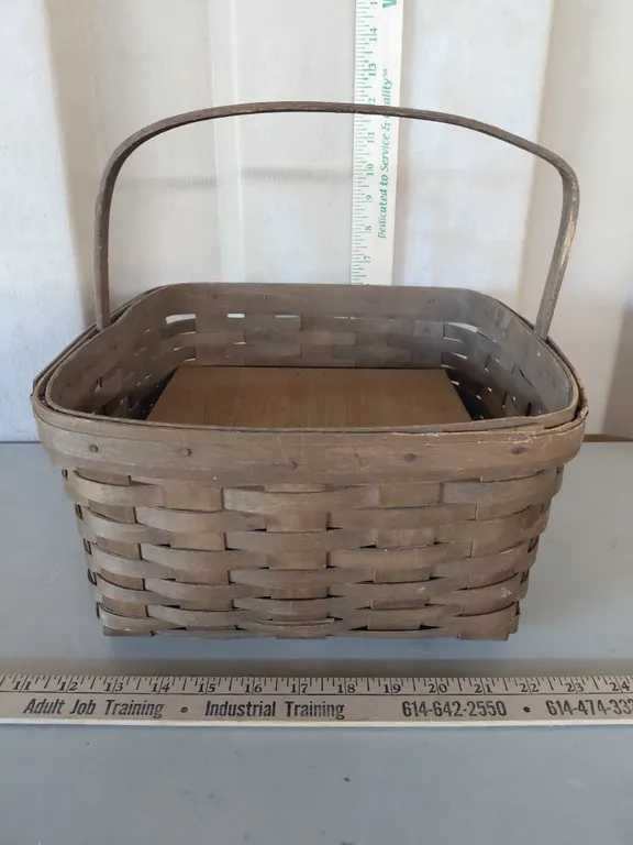 1981 Longaberger Pie Basket W/Riser 12.5"X12.25"X11", Some Damage