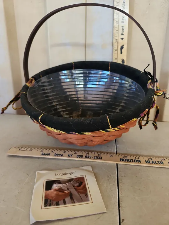 2007 Longaberger Large Treats Basket W/Liner, Protector, & Tie On 12.5"X11"X7.75"