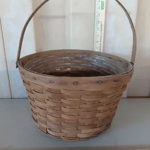 1985 Longaberger Apple Basket W/Protector 14.5"X13"X9"