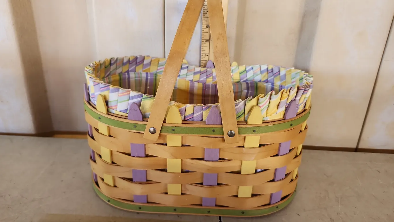 2007 Longaberger Easter Basket W/Liner & Protector 13"X9"X6.5"