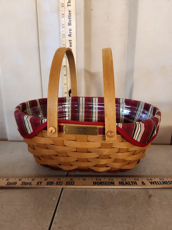 2004 Longaberger Christmas Collection Get-Together Basket W/Liner & Protector 12"X10"X5.25"