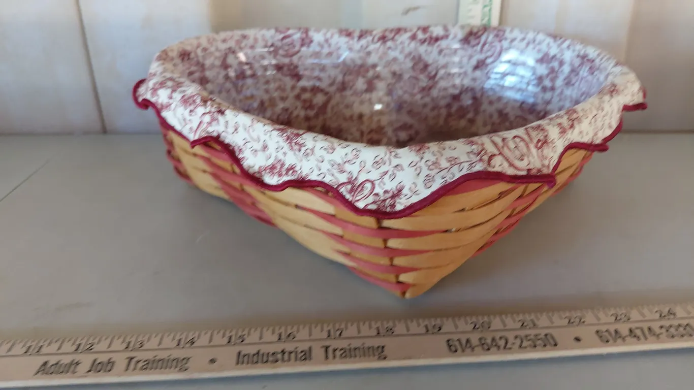 1999 Longaberger Large Sweetheart Hostess Basket W/Liner & Protector 13"X12"X4"