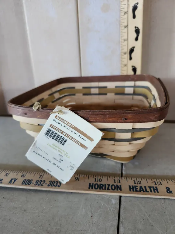 2006 Longaberger Golden Fields Md Flare Basket 9"X9"X4"