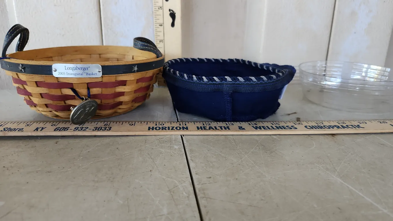 2005 Longaberger Inaugural Basket W/Liner, Protector, & Tie On/Brooch 7.25"X7"X2.25"