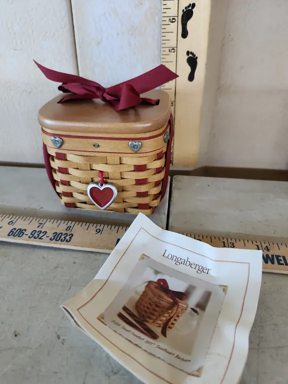 Singed! 2002 Longaberger Small Sweetest Gift Sweetheart Basket W/Protector & Lid 3 Signatures 4.25"X