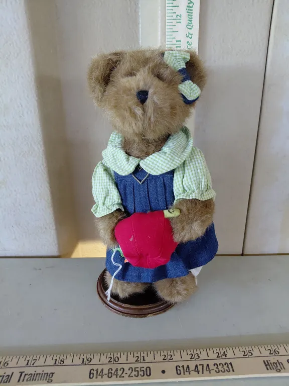 Boyds Bear Apple Mcbearsley W/Stand