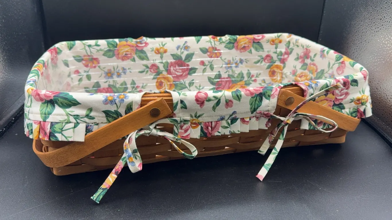 Longaberger Large Gathering Basket w/ Plastic Protector and Fabric Liner