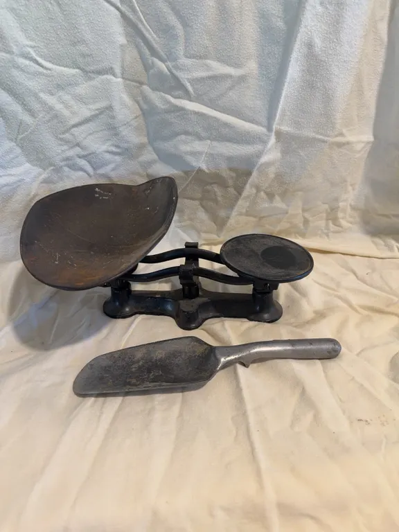 Vintage Cast Iron Scale