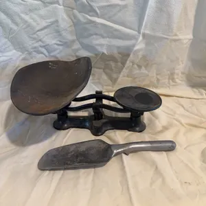 Vintage Cast Iron Scale