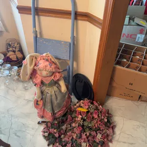 Step ladder and bunny