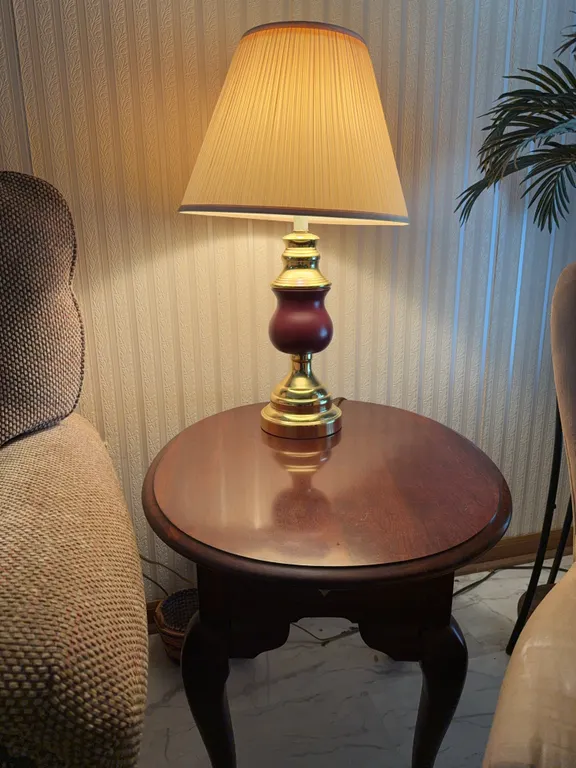 Set of lamps and end tables