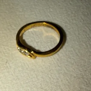Gold Ring Marked 18KGE
