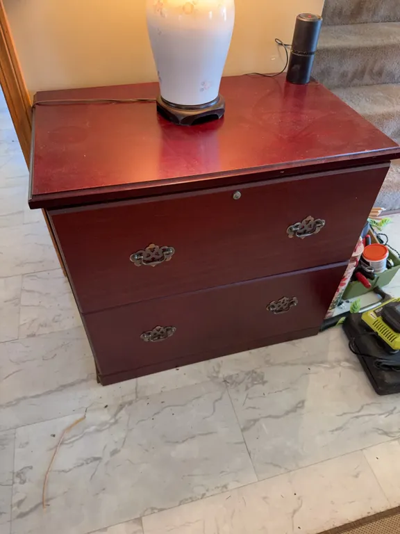 Dark wood to drawer stand