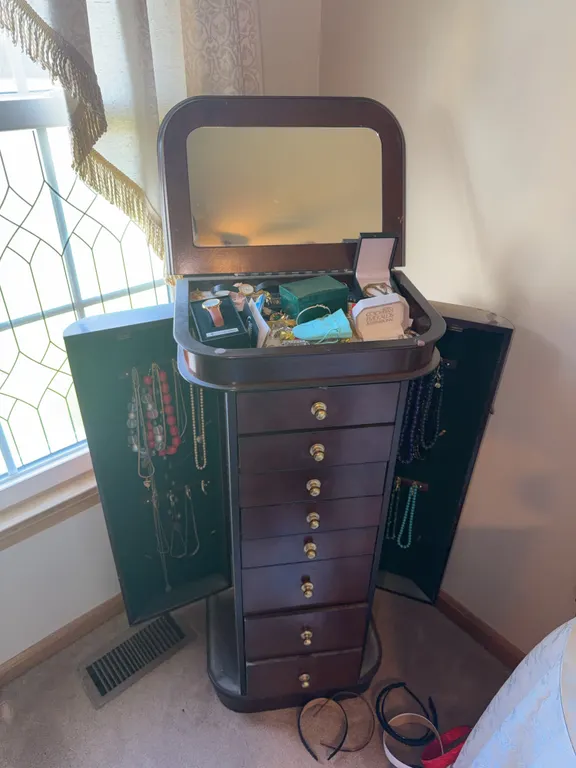 Jewelry box with contents