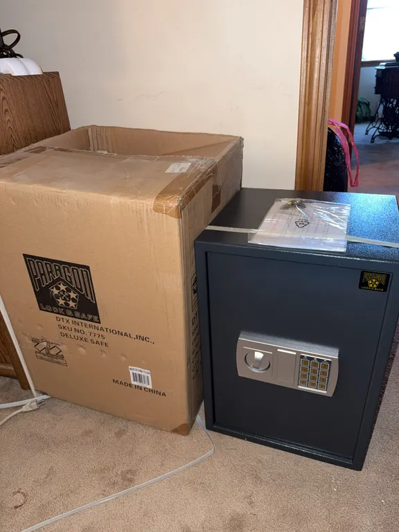 Paragon lock and safe small safe