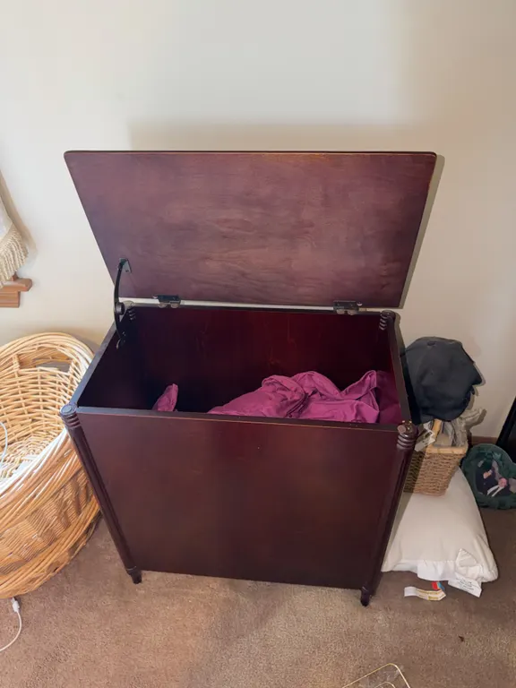 Wooden clothes hamper