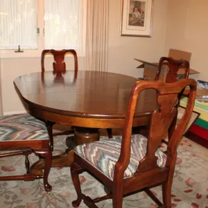 Queen Anne Dining Set