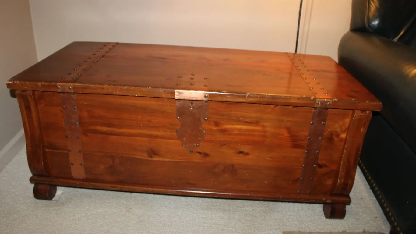 Cedar Storage Trunk