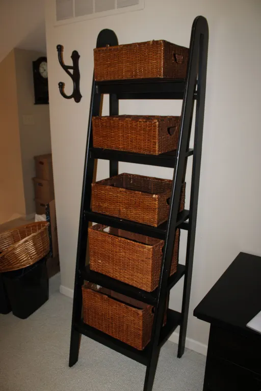 Ladder Basket Shelf