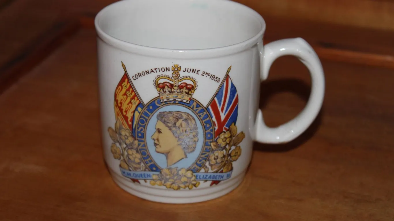 Queen Elizabeth II Coronation Mug June 2, 1953 Official Issue