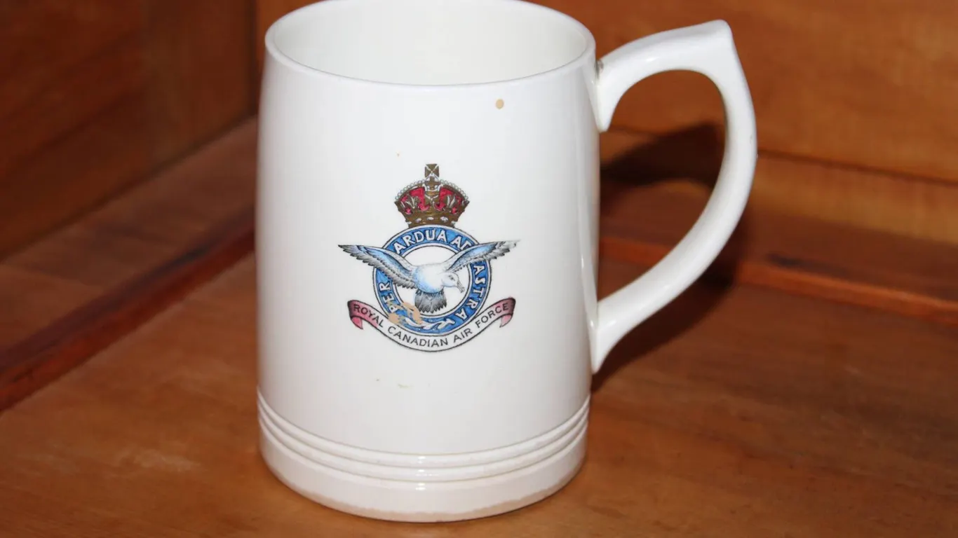 Wedgwood Royal Canadian Air Force Crest Mug Barlaston