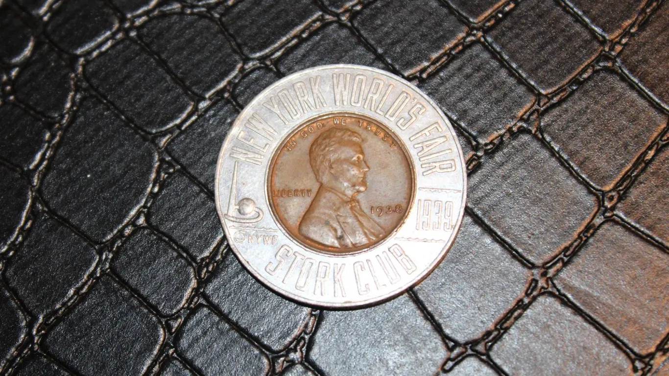 1939 New York World's Fair Stork Club Encased Lincoln Cent