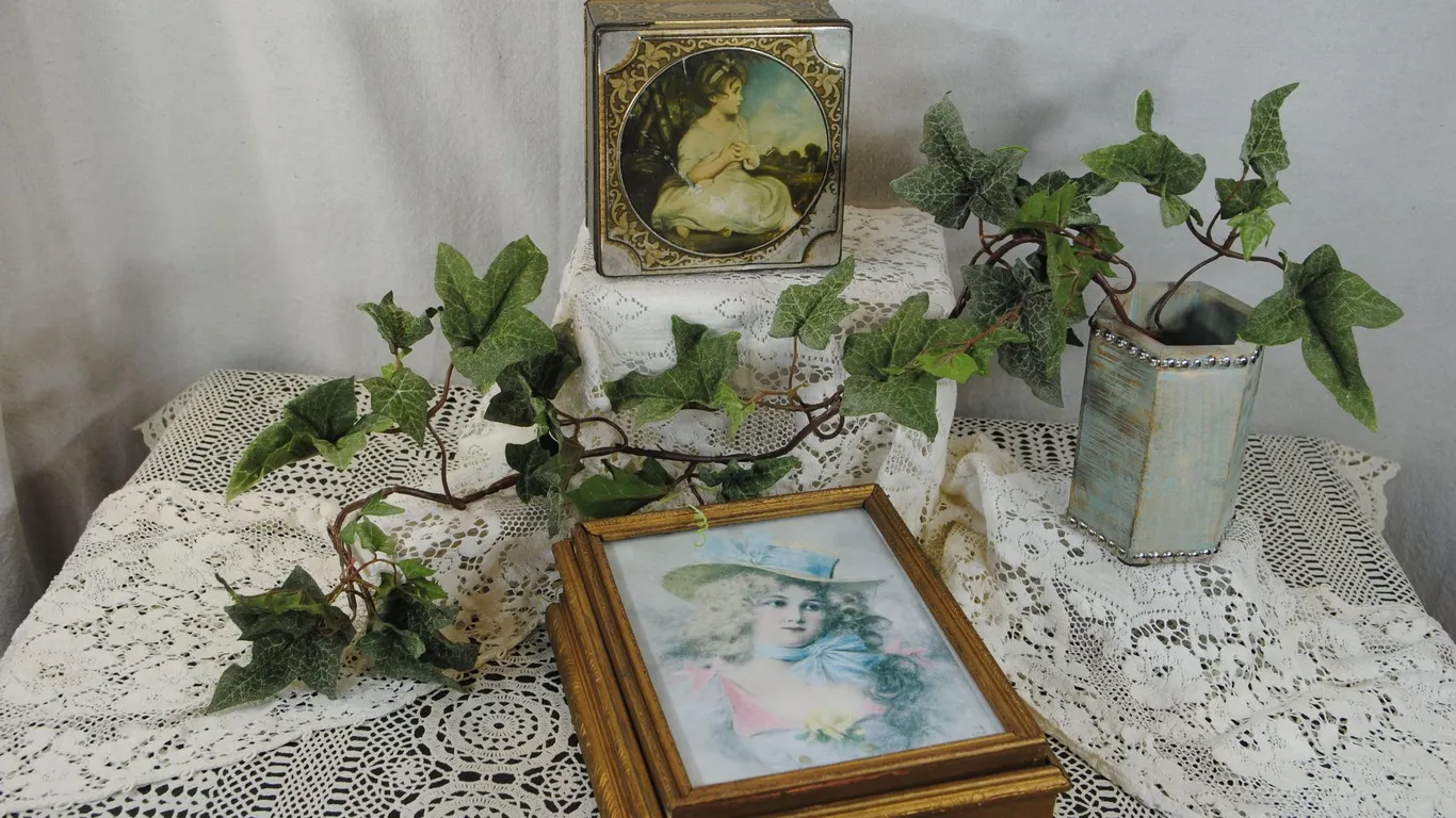 Vintage Dresser Box