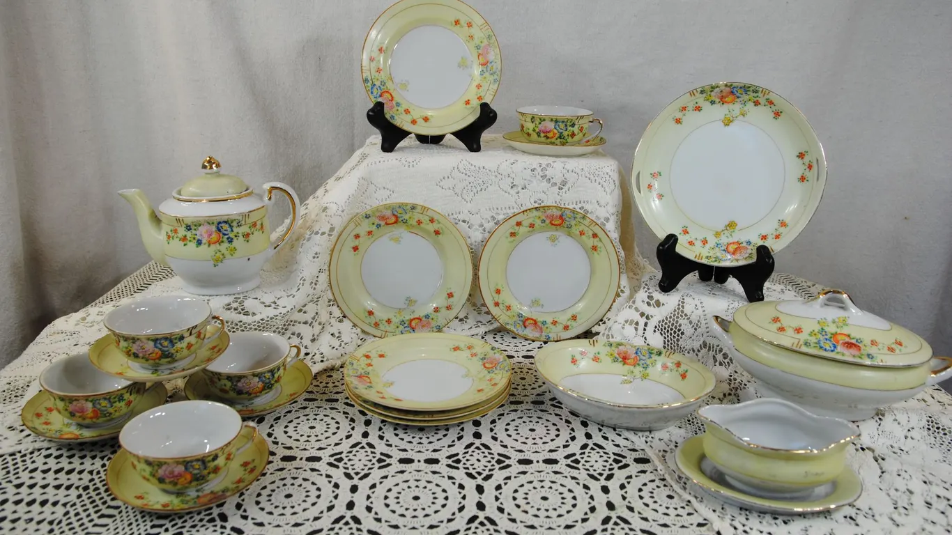 Porcelain Child's Teaset