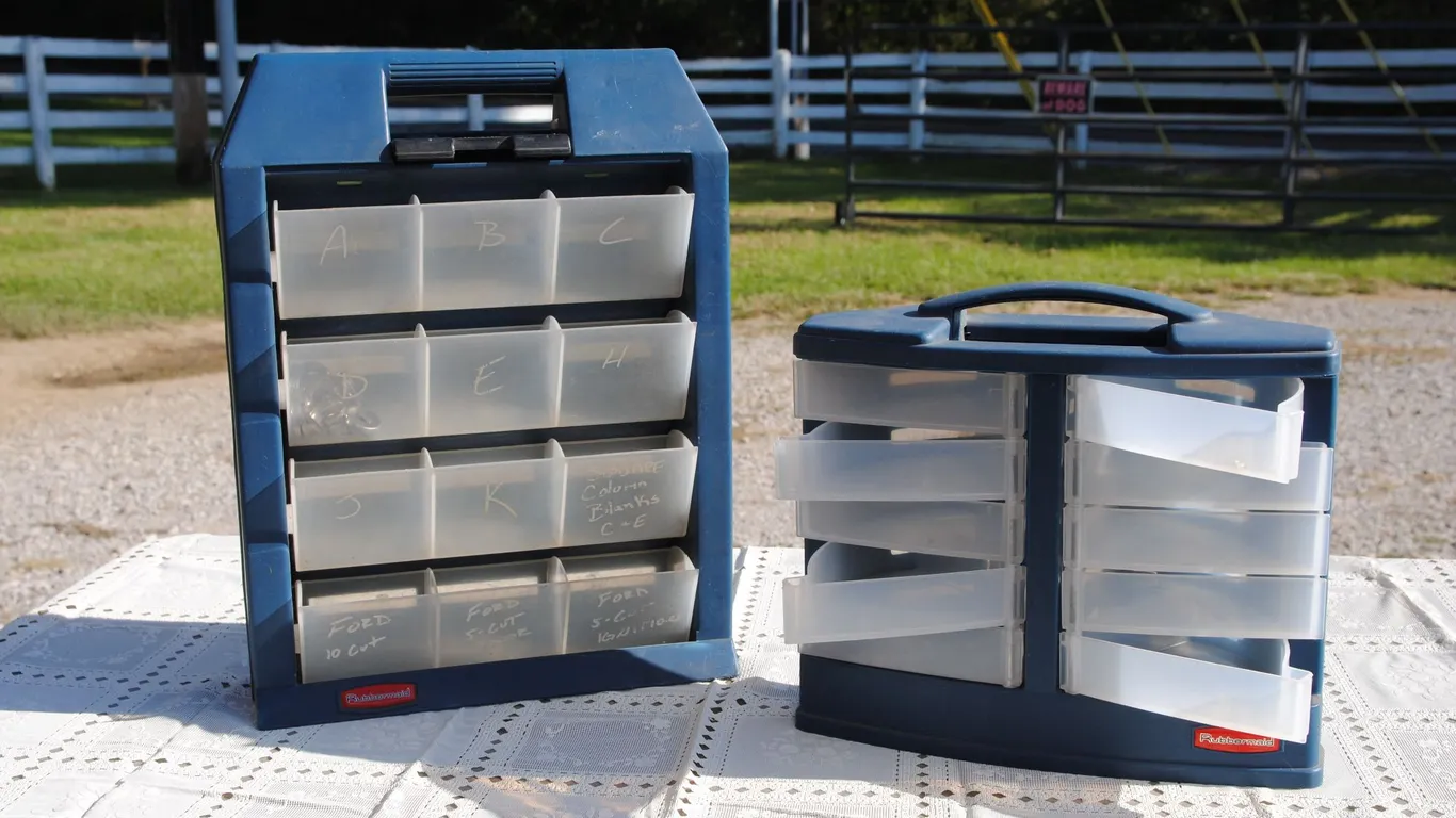Rubbermaid Storage