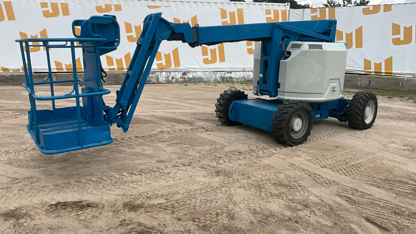 2018 GENIE Z34/22 4X4 ARTICULATED BOOM LIFT SN: Z34F-12443