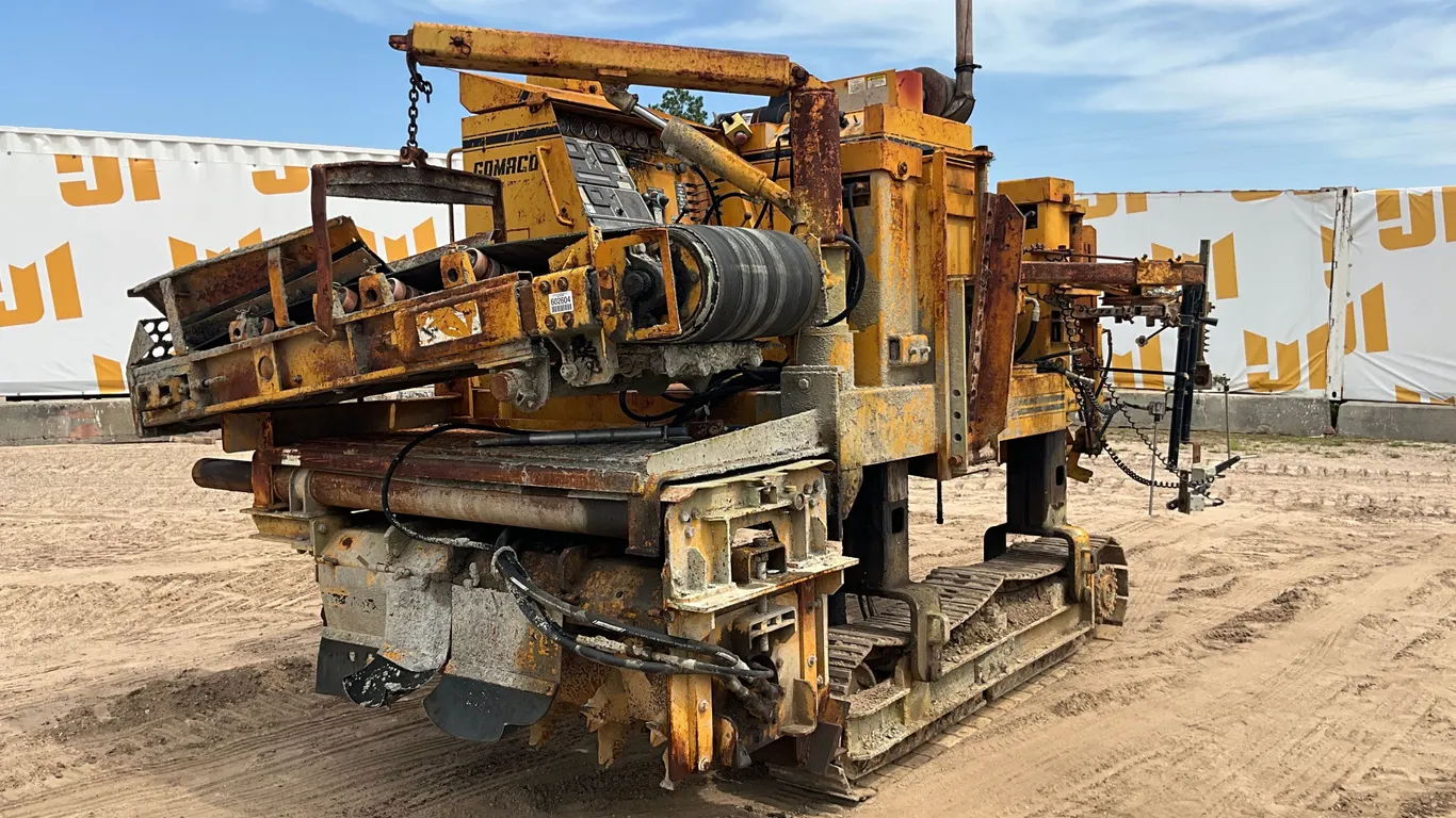 GOMACO GT-6200 SLIP FORM PAVER SN: 903300-106