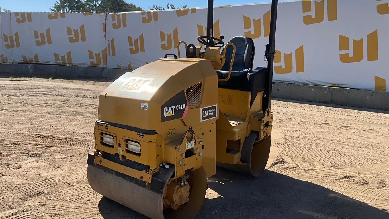 2021 CATERPILLAR CB1.8 TANDEM VIBRATORY ROLLER SN: 64400320