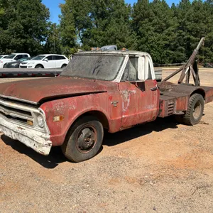 CHEVROLET C-30 SINGLE AXLE WRECKER VIN: CE398A126723