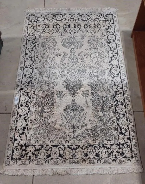 India Boho Rug silk Prayer rug - 52�34