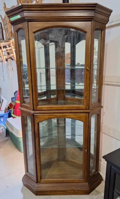 Lovely mirrored corner display cabinet