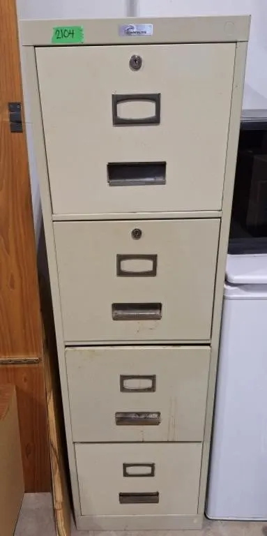 Commander 4 drawer filing cabinet. 15" l x 18" d