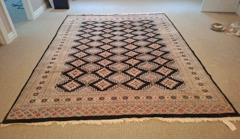 Mian Enterprises 100% wool carpet. 8x10'