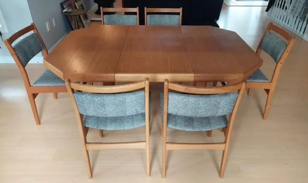 MCM Teak Veneer Dining table with 6 chairs