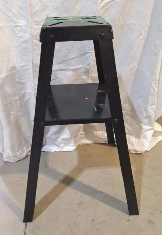 Metal tool stand