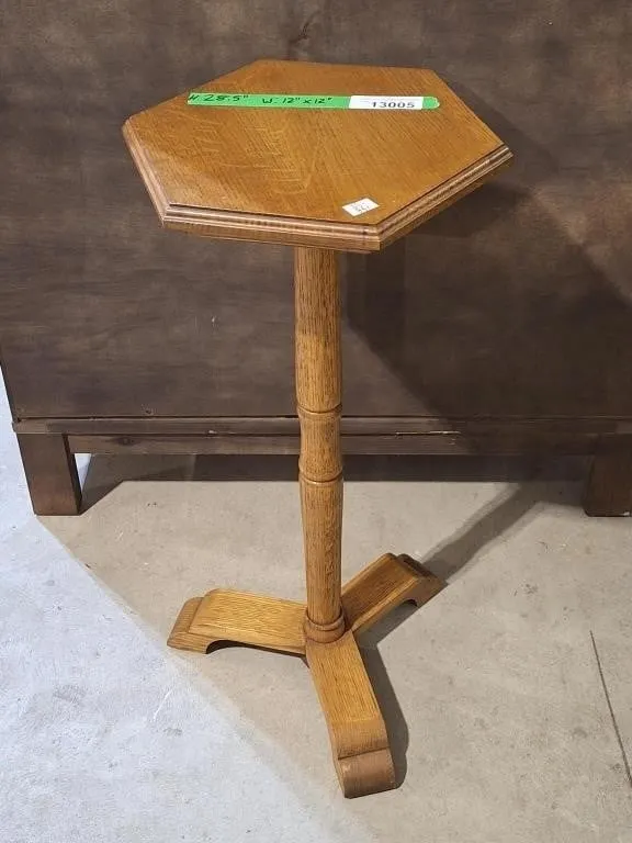 Elegant petite plant stand