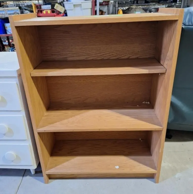Petite bookshelf