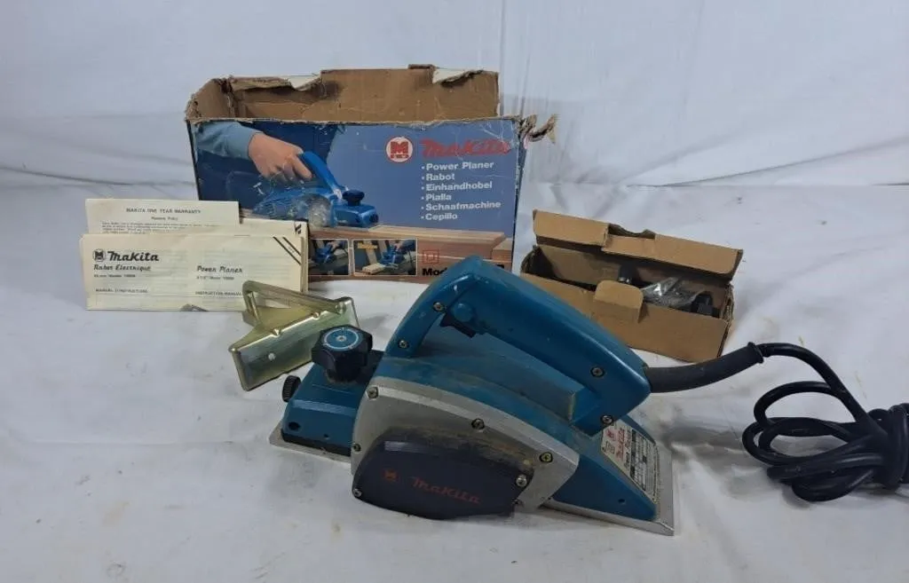 Makita 1900B Power Planer 3-1/4" Tested and