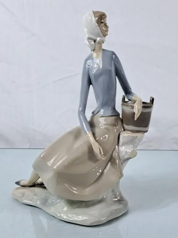 Vintage Lladro Porcelain Girl w/Bucket