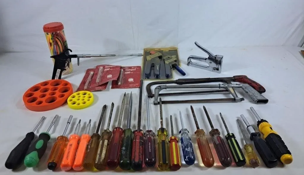 Assortment of Screwdrivers, Kobalt Magnum Grip