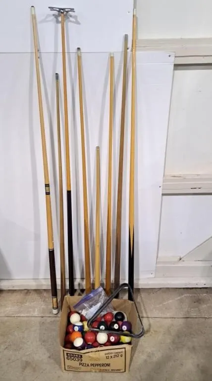 Pool Cues, Billiards & Snooker Balls