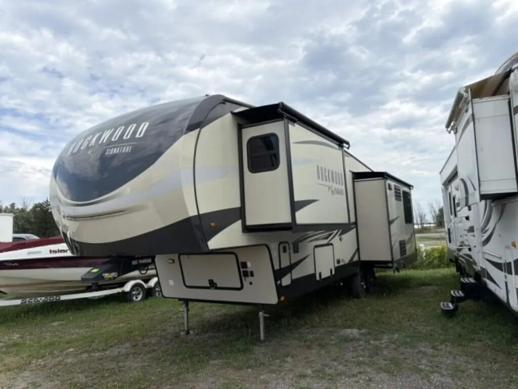2022 Rockwood Signature 8288sb 5th Wheel Trailer